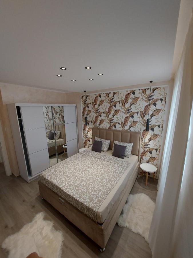 Kat Apartman Appartement Subotica Buitenkant foto