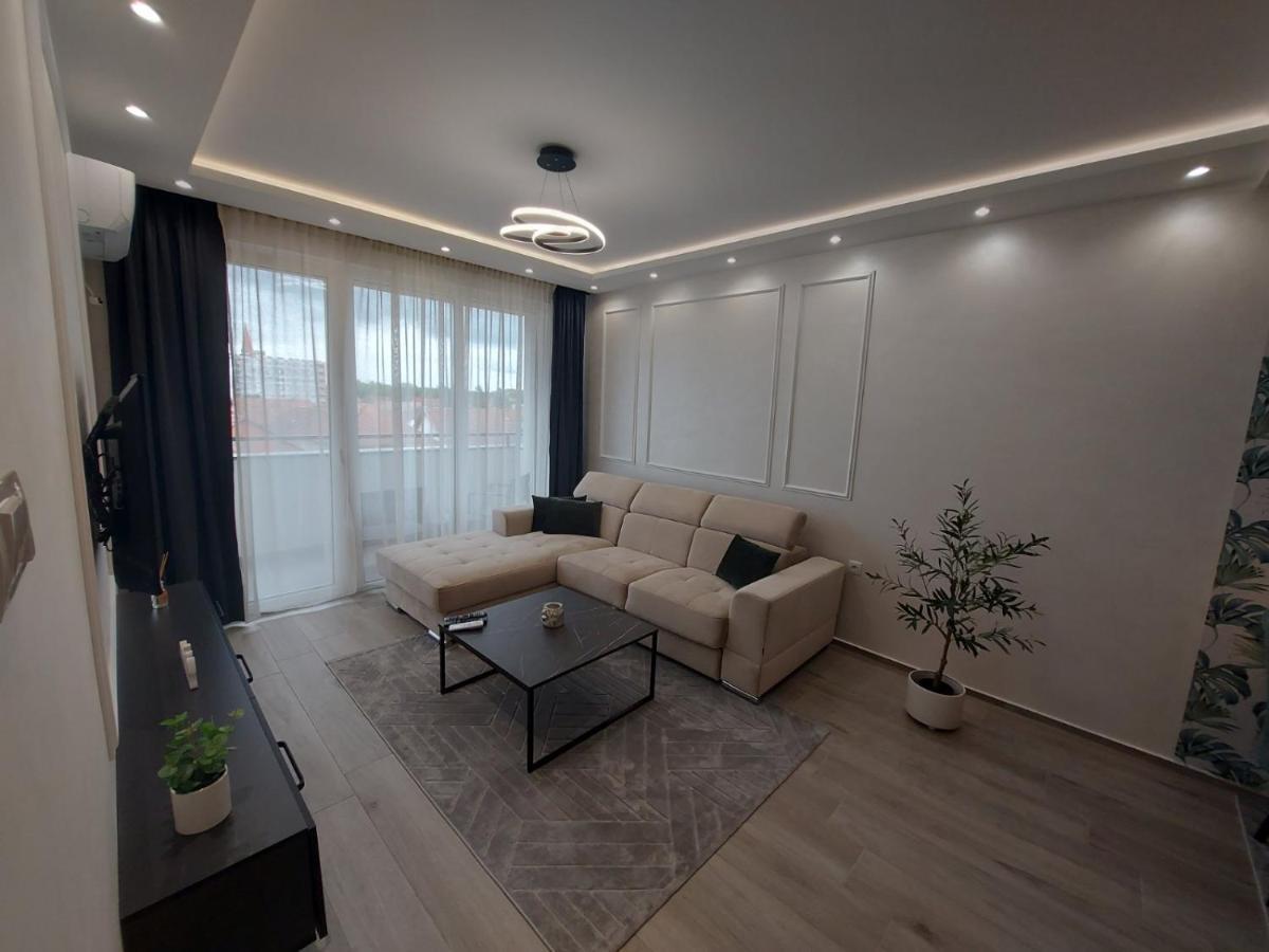 Kat Apartman Appartement Subotica Buitenkant foto